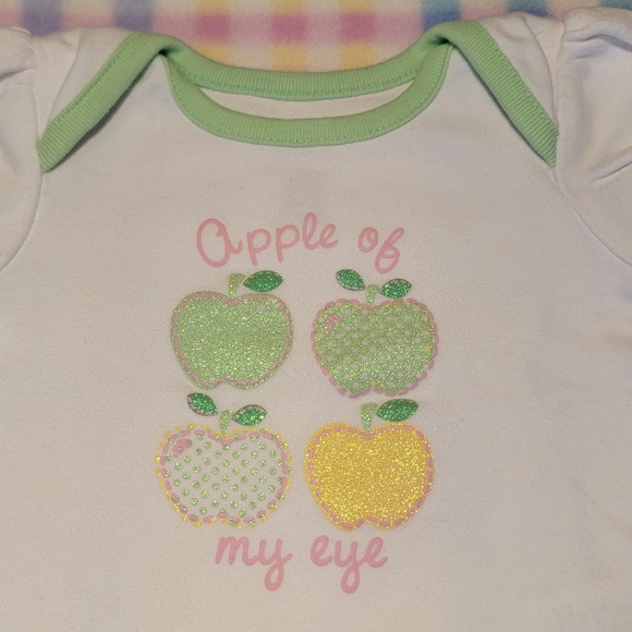 BABYWORKS 🍏 Sweet 2pc Green Yellow White "APPLE OF MY EYE" Ruffled Outfit 0-3M - Picture 6 of 16